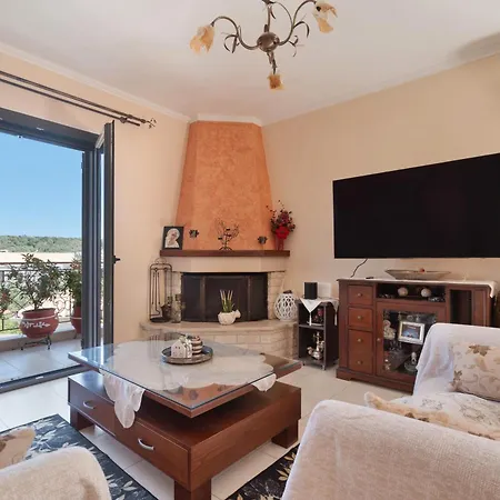 Apartment Lakis Superior
