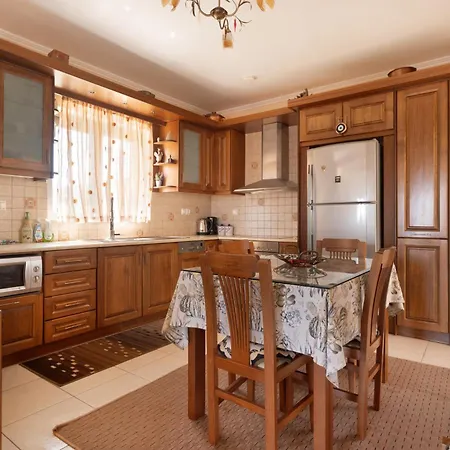 Lakis Superior Apartment