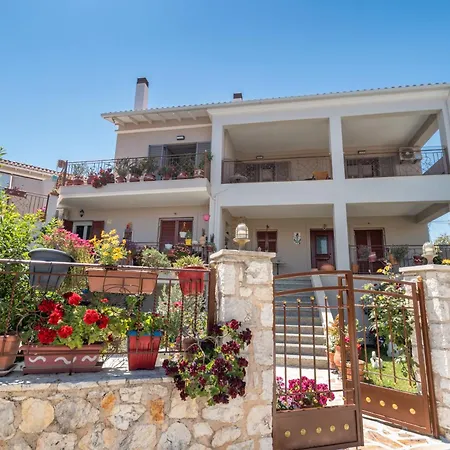 Lakis Superior Apartment Meganisi