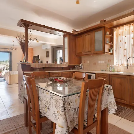 Apartment Lakis Superior