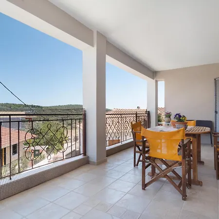Lakis Superior Apartment Meganisi